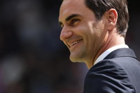 kaiyun sports-C9不断突破！，费德勒连续十二场比赛得分超过败北赢得满堂喝彩-kaiyun sports