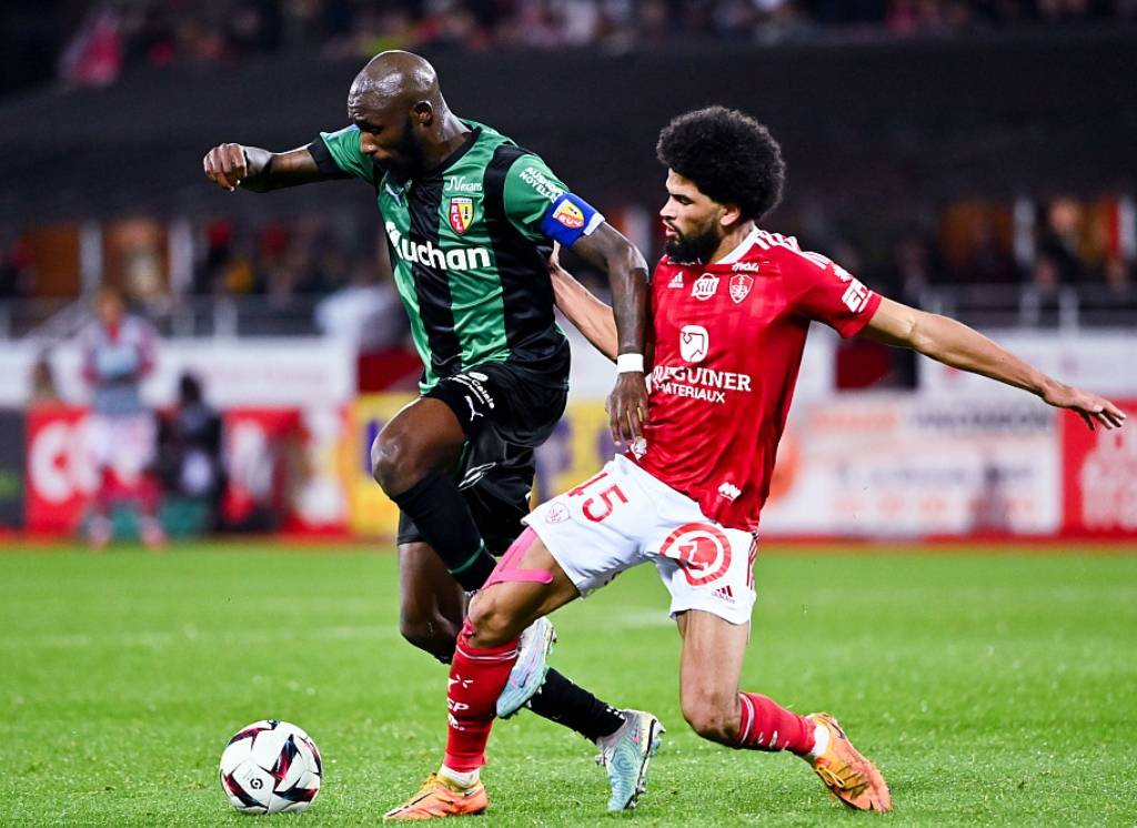 赛地聚焦:葡超集结日热度飙升,成都蓉城远射贴柱,悬念犹存,数据趋势出现新变化的简单介绍 赛地聚焦:葡超集结日热度飙升,成都蓉城远射贴柱,悬念犹存,数据趋势出现新变化的简单介绍