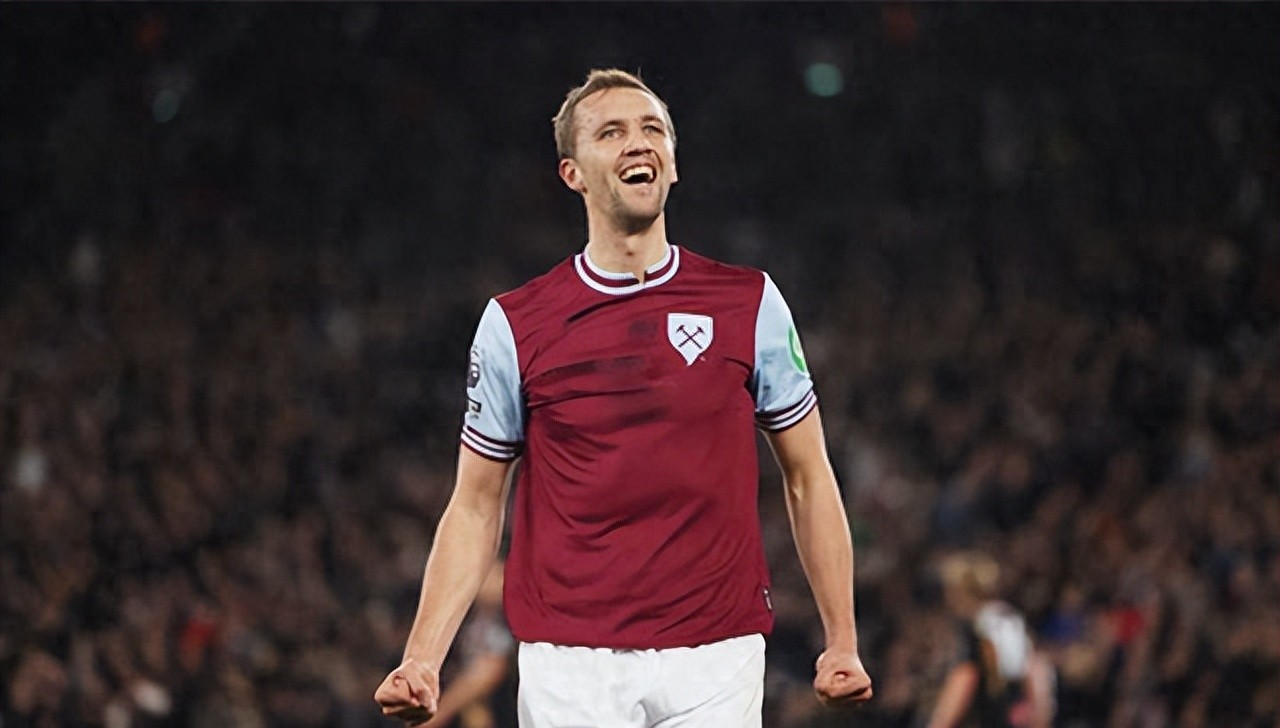 包含转折点西汉姆止住颓势，足总杯赛后攻防权衡，媒体盛赞，更衣室氛围转暖的词条