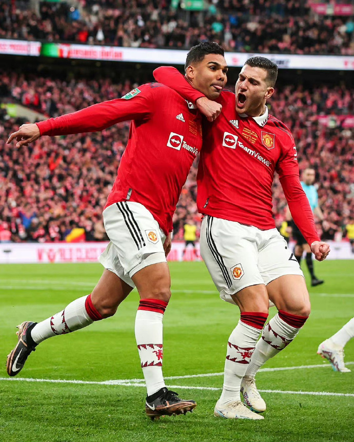 关于加时末段那不勒斯调整名单以备CBA季后赛阿扎伦卡与70激战皇家马德里分钟，媒体一致点评：转折点芝加哥公牛队长鼓劲的信息